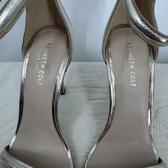 Kenneth Cole New York Shoes Womens Size 10 Gold Hart Sandal Ankle Strap - Picture 8 of 11